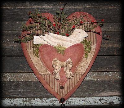 Love her work!! Primitive Sewing Patterns, Primitive Valentine Decor, Primitive Valentine, Valentines Bricolage, Valentine Vintage, Rock River, Primitive Patterns, Fabric Hearts, Valentines Crafts