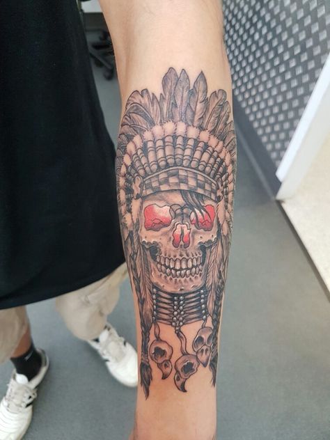 Skull with indian head dress. Horns Tattoo, Indian Skull Tattoos, 6 Tattoo, Headdress Tattoo, Sick Tattoos, Native American Tattoo, Native American Tattoos, Indian Skull, Tattoo Pictures