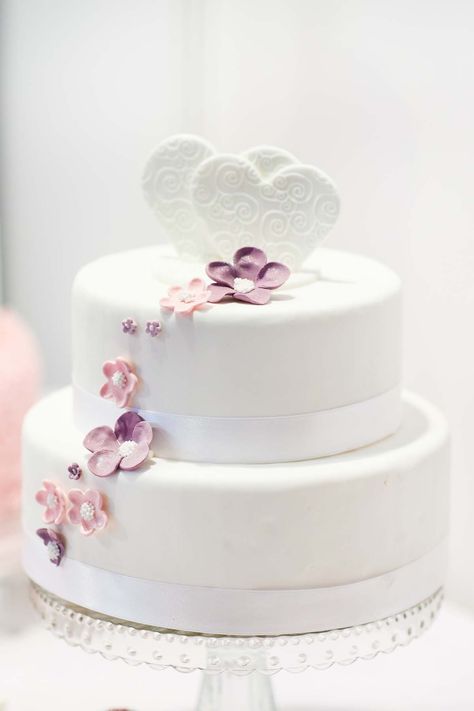 Small Wedding Cakes Simple Classy, Cake Ideas Minimalist, Wedding Cake 1 Tier, Wedding Cakes Two Tier, Simple Wedding Cake Designs, Wedding Cakes Fall, 1 Tier Wedding Cakes, Single Tier Wedding Cake, Minimalist Wedding Cake