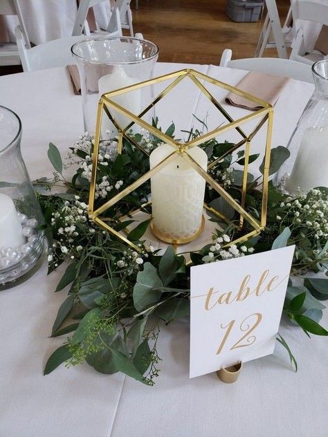 27 Luxury and Enchanting Geometric Wedding Decorations #wedding #decor #weddingdecor #geometric Geometric Wedding Centerpieces, Centerpiece Greenery, Round Wedding Tables, Geometric Centerpiece, Greenery Wedding Centerpieces, Romantic Wedding Centerpieces, Greenery Wedding Bouquet, Tafel Decor, Fall Wedding Centerpieces