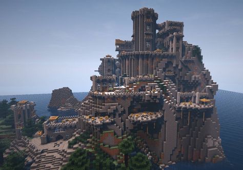 Minecraft Mountain Castle, Japanese Minecraft Builds, Minecraft Schematics, Minecraft Mountain, Minecraft Castle Designs, Castle Minecraft, Minecraft Houses Blueprints, Minecraft Structures, Minecraft Castle