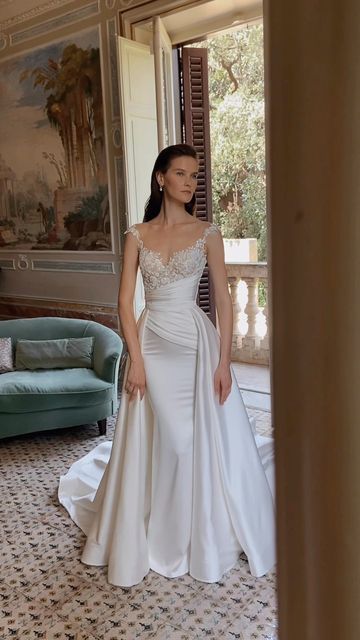 WONÁ Concept on Instagram: "One of our Top mermaid dresses with detached elements. ❤️ Dress - EVERLY Palermo Collection 2023 #WonaConcept #weddingdress #weddinggown" Mermaid Princess Wedding Dress, Dream Wedding Ideas Dresses Mermaid, Bride Mermaid Dress, Weeding Dress 2023, Simple Wedding Dress Mermaid, High Collar Wedding Dress, Farewell Dresses, Concept Fashion, Fairytale Bridal