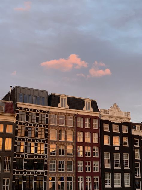 #amsterdam #dutch #sunset #travel #architecture #aesthetic Netherland Aesthetic, Dutch Wallpaper, Dutch Aesthetic, Amsterdam Sunset, Netherlands Aesthetic, Aesthetic Amsterdam, Amsterdam Winter, Amsterdam Aesthetic, Dutch Architecture