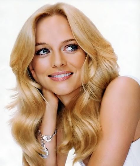 Heather Graham Blonde Celebrities, Heather Locklear, Heather Graham, Most Beautiful People, People Magazine, Beautiful Smile, Celebrity Photos, American Actress, Celebrities Female