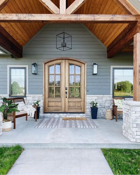 DECOR STEALS on Instagram: “Rate this front porch with your FAVORITE emoji! 💃🏻⁠ ⁠ (📷: @terranelsonhome)⁠ ⁠ Any home that has a double door entrance is a winner in our…” Farmhouse Shop, House Unique, Mugs Designs, Double Front Doors, Farmhouse Front Porches, Farmhouse Front, Pole Barn Homes, Front Porch Ideas, Barn House Plans