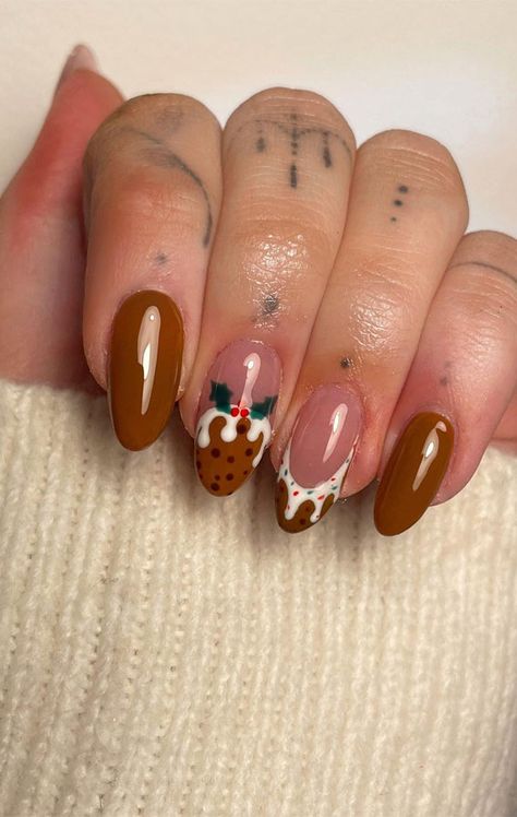 50+ Best Festive Christmas Nails : Snowflake + Rose Gold Nails Holiday Nail Set, Nail Art French, Fake Nail Tips, Halloween Nails Diy, French Manicure Nails, Nagel Tips, French Nail Art, Nail Forms, Fake Nail