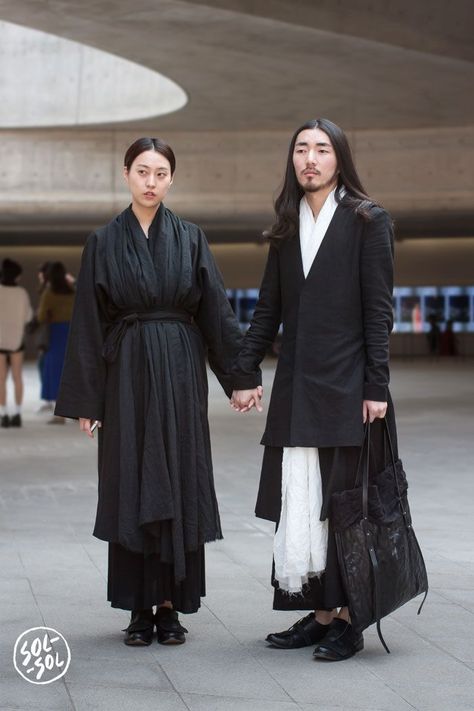 Stylish Couples, Minimalist Moda, 일본 패션, Couple Style, Estilo Grunge, Stylish Couple, Tokyo Fashion, Japanese Street Fashion, Mein Style