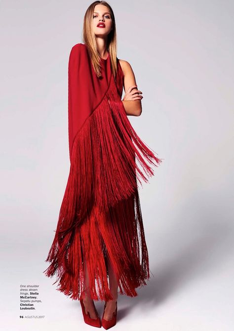 Red fringe #Valentine #date #datenight #love #Galentines #ValentinesDay #style #look #ootd #dress #RED #holiday #glam Outfit Vestido Rojo, German Model, Fringe Clothing, Red Fringe, Fringe Fashion, Holiday Glam, Ootd Dress, Fashion Victim, Fall 2017