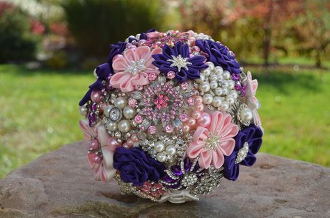 hand crafted pink and purple crystal brooch bouquet Purple Pink Bouquet, Purple Brooch Bouquet, Purple Brooch, Modern Wedding Bouquets, Bouquet Purple, Pink Brooch, Crystal Bouquet, Bridal Bouquet Pink, Bridal Brooch Bouquet