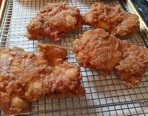 Easy Buttermilk Fried Chicken, Fried Chicken Thighs Boneless, Chicken For Sandwiches, Fried Chicken Boneless, Fried Chicken Thigh Recipes, Fried Chicken Thighs, Chicken Breast Crockpot Recipes, Crockpot Chicken Breast, Chicken Thighs Recipe