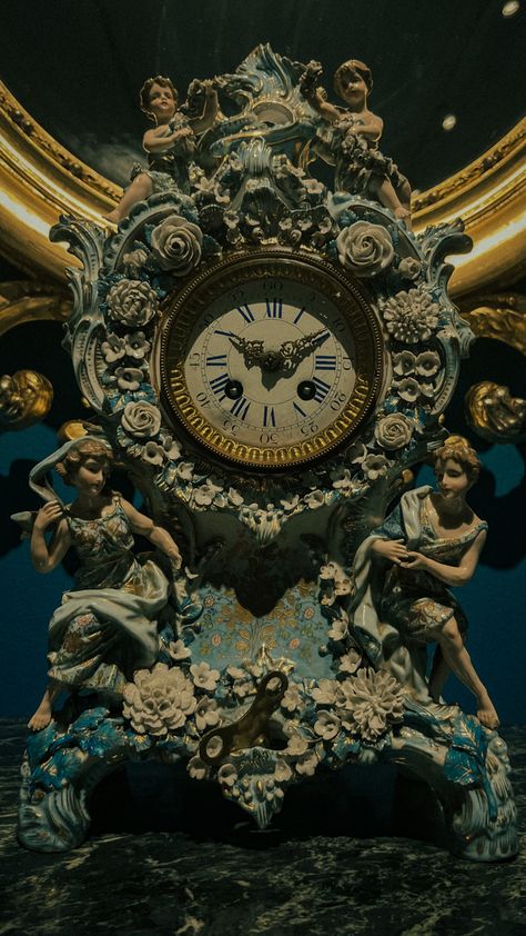 #aesthetic #photography #clock #rich #vintage #gold Vintage Clock Aesthetic, Fancy Clock, Clock Aesthetic, Vintage Clock, Aesthetic Photography, Vintage Gold, Clock, Photography, Gold