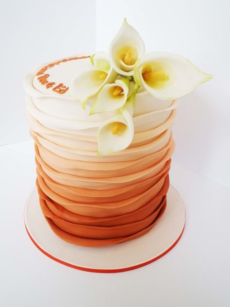 Orange Cake Ideas, Orange Color Cake, Orange Birthday Cake, Ombre Wedding Cake, Baby Shower Sheet Cakes, Bohemian Cake, Crazy Wedding Cakes, Flower Cake Design, Orange Icing