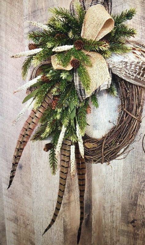 Pheasant feather wreath~ Pheasant Feather Decor, Diy Christmas Wreaths Ideas, Christmas Wreaths Ideas, Feather Wreath, Deco Table Noel, Diy Christmas Wreaths, Wreaths Ideas, Christmas Ornament Wreath, Feather Decor