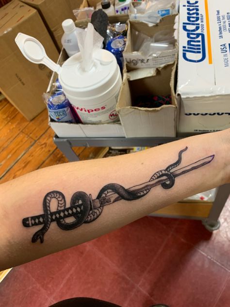 Kill Bill Inspired Tattoos, Tarantino Tattoo Ideas, Quentin Tarantino Tattoo, Ethan Tattoo, Kill Bill Tattoo, Bill Tattoo, Movie Tattoos, One Piece Tattoos, Small Pretty Tattoos