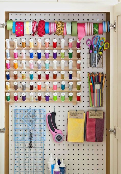 Craft Storage Closet, Kids Craft Storage, Craft Storage Drawers, Pegboard Storage, Mobile Craft, Sewing Room Inspiration, Cheap Organization, Trading Card Storage, Arts And Crafts Storage