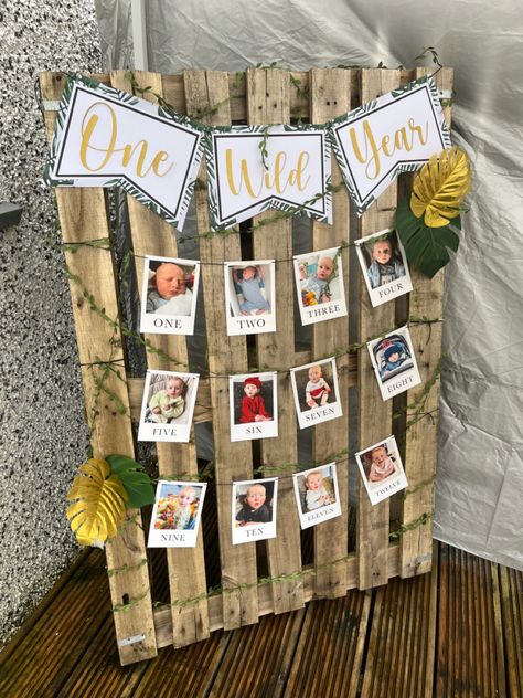 Rustic style safari photo prop diy party decor Wild One Photo Board, Safari Party Decorations Diy, Diy Wild One Birthday Decorations, Safari Party Decorations, Diy Party Decor, Jungle Theme Birthday Party, Lion King Party, Safari Photo, Wild Birthday Party