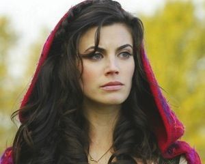 Red Riding Hood Makeup, Meghan Ory, Red Ridding Hood, Red Riding Hood Costume, Back To School Hairstyles, Little Red Riding Hood, Red Riding Hood, Ruby Red, Once Upon A Time