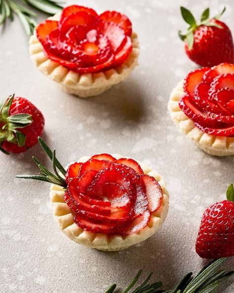 Strawberry Rosemary Tartlets | Redpath Sugar Strawberry Rose Tart, Mini Fruit Tarts Decoration, Mini Strawberry Tarts, French Tartlets, Mini Tarts Dessert, Strawberry Tarts Mini, Dessert Tarts Mini, Strawberry Tartlets, Mini Tartlets