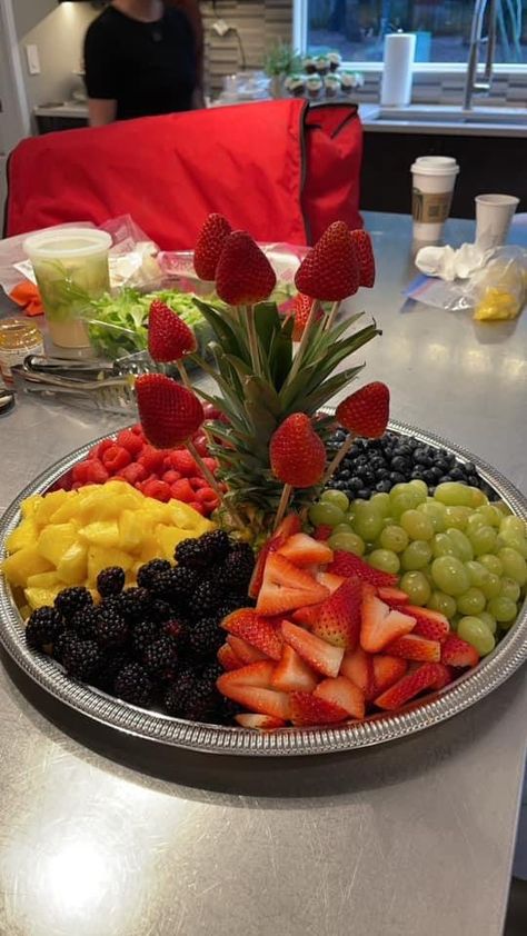 Pumpkin Shaped Fruit Tray, Diy Fruit Platter Parties, Fruit And Cheese Board Ideas, Fruit Platter Baby Shower Party Trays, Tropical Appetizers Finger Foods, Baby Shower Fruit Table, Decorative Food Ideas, Fruit Platters Display Presentation, Fruit Platers Ideas Easy