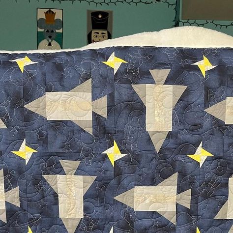 Becky on Instagram: "I love everything about this! Baby rocket ship quilt with Space Explorers E2E design designed for me by @abeandartdesigns Now I want to quilt it on all the things! #beckysquiltingagain #edgetoedgequilting #customdesignbyabeandartdesigns #longarmquiltingservices #turningquilttopsintouseableworksofart" Rocket Ship Quilt Pattern, Space Quilts Ideas, Rocket Quilt, Space Baby Quilt, Ship Quilt, Space Quilt, Quilt Block Pattern, Rocket Ship, Block Pattern