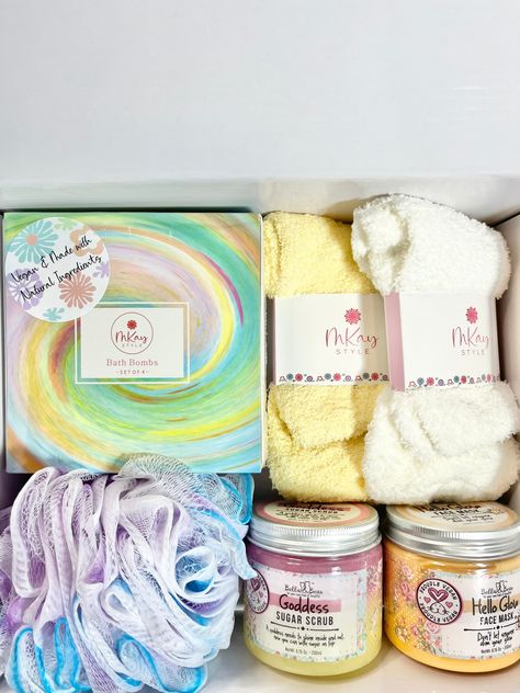 Gift For Girl, Tween, Tween Gift Box Gift Set, Teen Spa Kit, Birthday Gift For Her, Self Care Gift Box, Spa Gift Box, Gift For Friend The Mkay Style Self Care Gift Set is a great gift for a girl, tween, or teen who is looking for a colorful self-care boost! The gift box is fun & colorful & full of things girls love. It is the perfect gift for a daughter, granddaughter, neice, or friend! The gift set includes- * Mkay Style Vegan Bath Bomb 4-pk * Mkay Style Blue/Purple Loofah * Two pair of Mkay St Bath Routine, Vegan Bath Products, Spa Gift Box, Gift Inspo, Birthday Gifts For Teens, Spa Gift, Skin Care Gifts, Spa Kit, Birthday Gift For Him