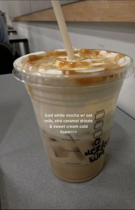 Starbucks Drink Menu, Starbucks Secret Menu Recipes, Cold Starbucks Drinks, Starbucks Order, Secret Starbucks Recipes, Starbucks Drinks Diy, Iced Starbucks Drinks, Coffee Recipes Starbucks, Plats Healthy