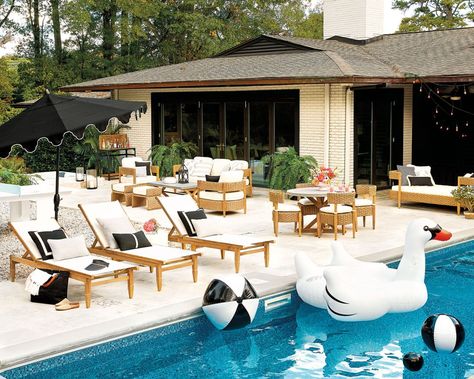 Pool Furniture Layout, Patio And Pool Ideas Layout, Pool Deck Furniture, Outdoor Porch Furniture, Outdoor Pool Furniture, Deck Furniture Layout, Pool Deck Decorations, Pool Patio Furniture, Backyard Pool Ideas