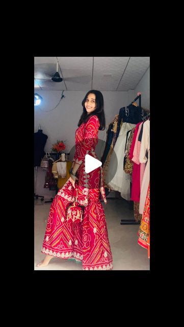 सुकर्मा on Instagram: "Most awaited video is here …. Personally I love the outcome, hope you guys also like it....so basically this was my mumma’s old Saree And she was going to throw it, I took it as an opportunity and have designed this beautiful outfit…❤️🥰  #outfitfromscrap #label #bestoutofwaste #outfit #bandhej #sareetodress" New Dress From Old Saree, Indian Dress From Saree Ideas, Saree Suit Design, Suits From Old Sarees, Suits From Saree, Designer Dresses From Old Sarees, Bandhej Suits Design, Old Saree To New Dress, Outfit From Old Saree