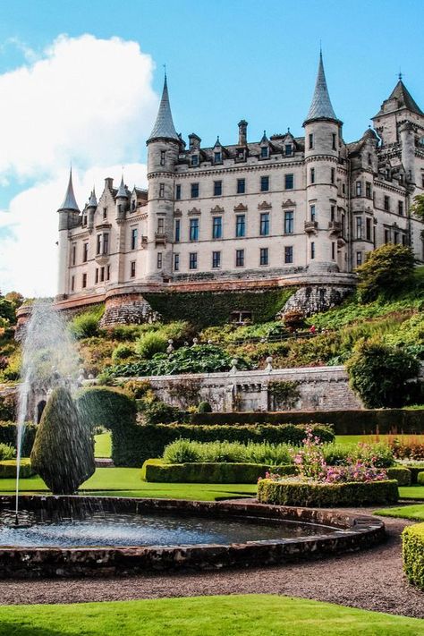 Dunrobin Castle, Bear Ideas, Old Castle, Eilean Donan, Castle Aesthetic, Castles In Scotland, Castles Interior, Scotland Castles, Scottish Castles