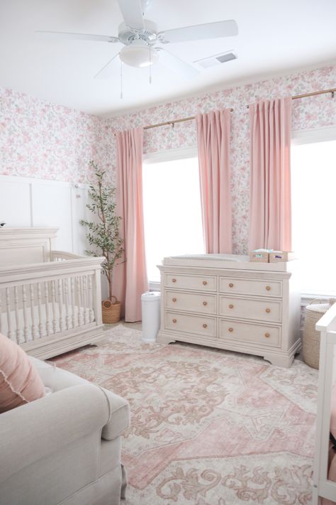 Nursery Baby Nursery Inspiration, Baby Room Organization, Bedroom Furniture Set, Baby Room Themes, Nursery Room Design, Girl Nursery Room, Baby Room Inspiration