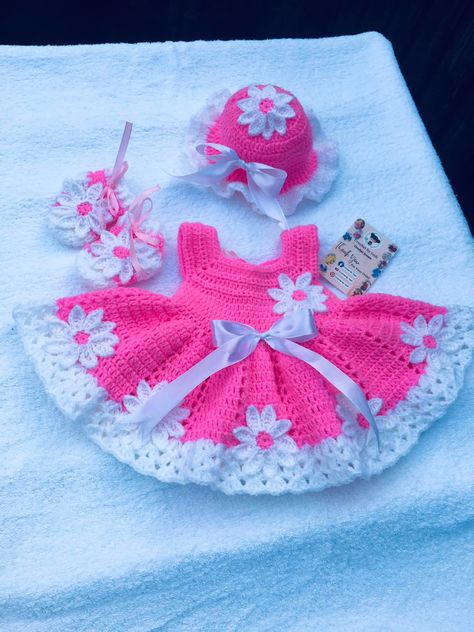 Pink Colour Dress, Crochet Newborn Outfits, Handmade Baby Headbands, Baby Dress Set, Beau Crochet, Crochet Baby Girl Dress, Crochet Newborn, Crochet Baby Dress Pattern, Baby Frock Pattern