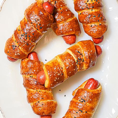 Pigs in a (Pretzel!) Blanket - Misfits Market Pigs In A Pretzel Blanket, Pretzel Pigs In A Blanket, Misfits Market, Pretzel Dogs, Cottagecore Recipes, Wrapped Hot Dogs, Pillsbury Recipes, Funny Fruit, Game Day Snacks