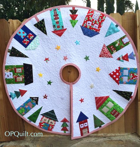 Christmas Skirts, Quilted Christmas Tree Skirt, Easy Applique, Train Skirt, Quilted Christmas Tree, Diy Christmas Tree Skirt, Seasonal Quilts, Christmas Tree Skirts Patterns, Tree Skirt Pattern