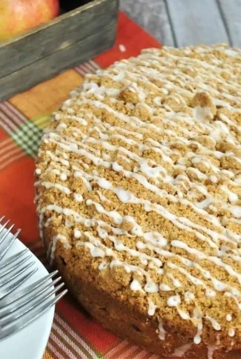 The Best Apple Crumb Cake Apple Crumb Cake Recipe, Apple Crumb Cake, Apple Crumb Cakes, Crumb Cake Recipe, Fresh Apple Cake, Apple Crumb, Crumb Cake, Crumb Topping, Springform Pan