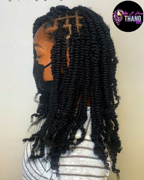 Brown Spring Twists, Knotless Spring Twist, Short Spring Twist Hairstyles, Medium Spring Twist, Spring Twist Braids Short, Short Spring Twists, Spring Twists Hairstyles, Afro Spring Twist, Knotless Twist Braids