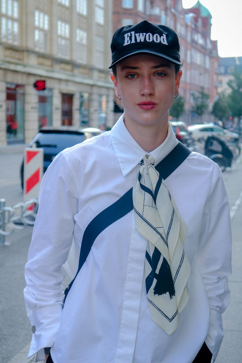 Copenhagen Fashion Week Spring/Summer 2025 street style French Style Outfits, White Shirt Outfit, Copenhagen Fashion Week Street Style, Minimalist Fashion Outfits, White Shirt Outfits, 2024 Style, Summer 2025, Copenhagen Fashion, Casual Outfit Inspiration