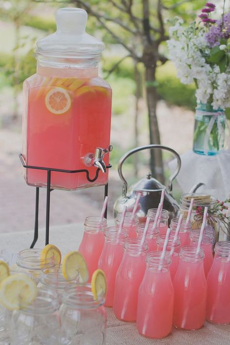 43 Ridiculously Easy & Delicious Baby Shower Punch Recipes & Refreshments - Tulamama Creative Engagement Party Ideas, Limonade Bar, Baby Shower Punch Recipes, Bodas Boho Chic, Baby Shower Punch, حفل توديع العزوبية, Fest Temaer, Majlis Perkahwinan, Idee Babyshower