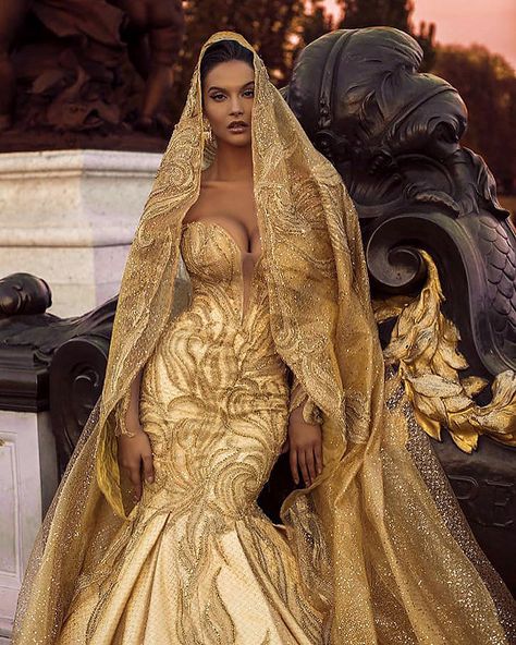 Golden Gown, Gold Wedding Dress, Gold Gown, Golden Dress, Mode Inspo, Gold Dress, Dream Wedding Dresses, Beautiful Gowns, Formal Gowns