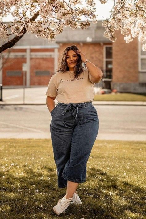 Plus Vest Outfits, Basic Plus Size Outfits, Plus Size Summer Aesthetic, Summer Outfits 2024 Plus Size, Plus Size Lazy Day Outfits, Plus Size Outfits Casual Comfy, Outfits Curvy Juvenil, Soft Girl Aesthetic Outfit Plus Size, Plus Size Lesbian Fashion