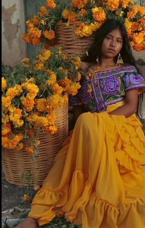 Florida High School, Booker T Washington, Latina Aesthetic, October Flowers, Mexican Culture Art, Mexican Fashion, Mexican Outfit, Mexican Girl, Booker T