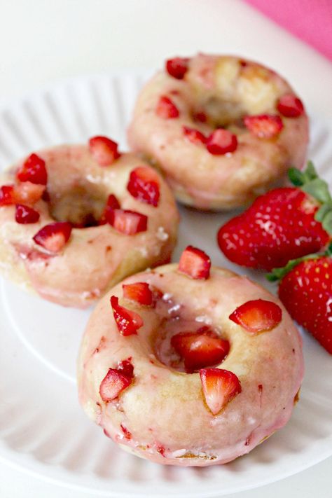 Glazed Strawberry Baked Donuts Recipe ~ FoodieFather.net ~ doughnuts dessert breakfast Baked Donuts Recipe, Strawberry Donut, Baked Donut Recipes, Kid Recipes, Strawberry Donuts, Dessert Breakfast, Lemon Ice, Scrumptious Food, Donuts Recipe