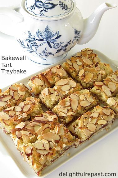 Bakewell Tart Traybake - the quick and easy way to make a Bakewell Tart / www.delightfulrepast.com Bakewell Tart Recipe, Raspberry Squares, Weetbix Slice, Bake Off Recipes, Cake Recepies, Tray Bake Recipes, Almond Bars, Bakewell Tart, Tray Bake