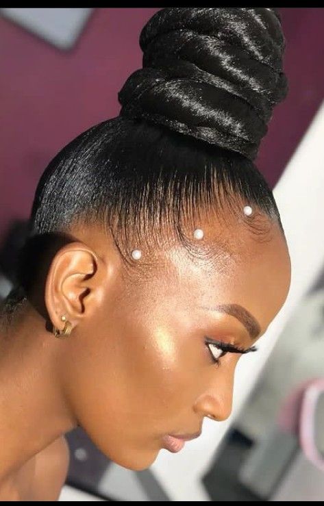 Gel Hairstyles, Natural Hair Ponytail, Knot Out, Top Knot Bun, Knot Bun, Bun Styles, Step By Step Hairstyles, Wide Tooth Comb, Styling Gel