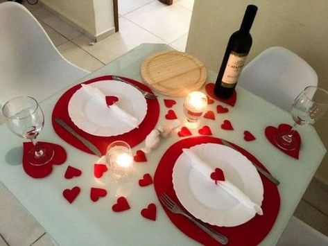 Romantic Dinner Tables, Romantic Dinner Decoration, Romantic Valentines Day Ideas, Romantic Room Decoration, Valentines Party Decor, Romantic Date Night Ideas, Diy Valentine's Day Decorations, Romantic Room, Romantic Date Night