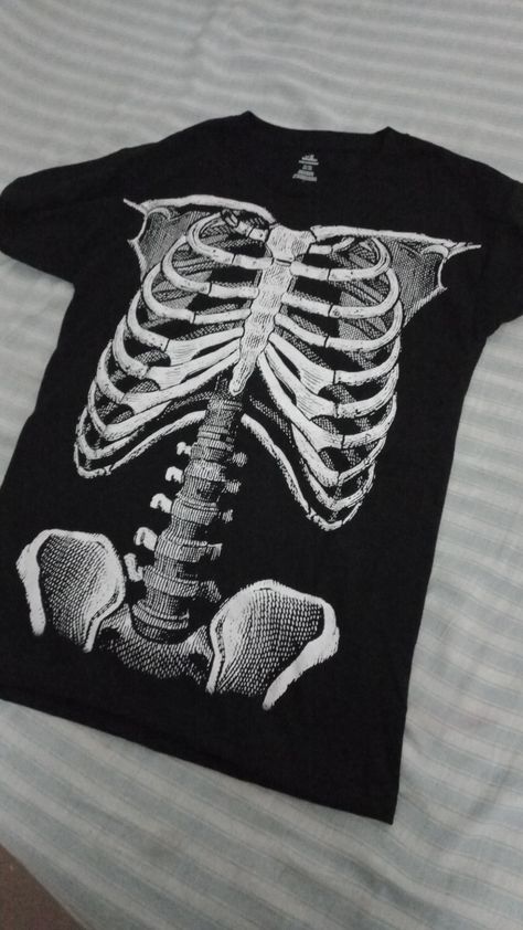 #rawalism #mahapurish #skeleton #skeletonshirt #shirt #shirts #blackwhiteshirt #scaryshirt #tshirt #tshirts #ELO #shopping #snap #snapchat #snapstreaks #snapstreak #streaks #snaps #skeletontshirt #instastories #instastory #graphictshirt #skeletonprint #horrorshirt #clothing #fashion #casualtshirt #bones #bone Skeleton Design Tshirt, Skeleton Tshirt Design, Sigma Outfit, Skeleton Shirt Outfit, Rib Cage Drawing, Shopping Snap, Skeleton Shirts, Thrasher Shirt, Skeleton Tshirt