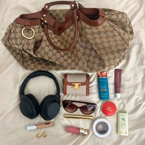 What's in my bag 👜 Vintage Gucci Sukey ✨ . . . . #depop #y2k #2000s #depopseller #fashioninspo #thriftstore #vintagestore #fashion #thrifthaul #thrift #haul #vintagecoach #vintage #designerbag #vintagedesignerbag #summer #summerinspo #vacation #beach #coach Gucci Sukey Bag, Vintage Gucci Bag Outfit, Gucci Bag Aesthetic, Gucci Bag Outfit, Gucci Vintage Bag, What's In My Bag, Vintage Designer Bags, Street Style Aesthetic, Thrift Haul