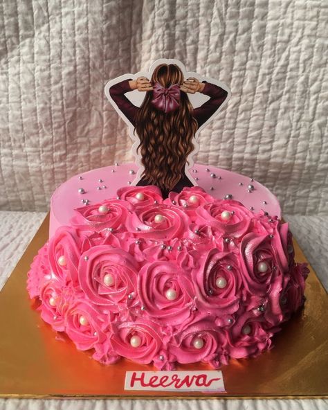 Insta Id= @cakewalk_creations29 Barbie Topper, Cake Walk, Topper Cake, Pretty Birthday Cakes, Doll Cake, استوديو الصور, Cake Ideas, Birthday Candles, Cake Toppers