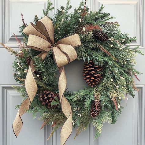 Masculine Christmas Wreath, Trending Wreaths 2024, Wreath Inspo Christmas, Classy Christmas Wreath, Vine Wreath Ideas Diy Christmas, Christmas Reefs For Doors, Wreaths Christmas Diy, Christmas Wreath Ideas Front Doors, Diy Christmas Wreaths For Front Door