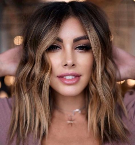 Money Pieces and Highlights for Dark Hair Dark Brown Hair With Highlights, Highlights Ideas, Light Blonde Highlights, Hair With Highlights, Hair Adviser, Money Piece, Beach Wave Hair, Dark Hair With Highlights, Hair 2024