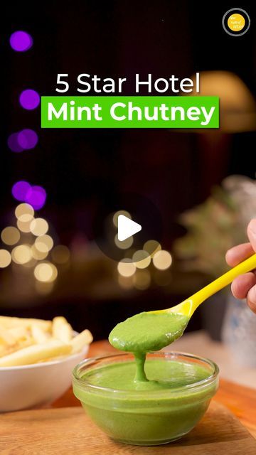 Pudina Chatni Recipe, Hari Chutney Recipe, Samosa Chatni Recipe, Pudina Recipes, Pudina Chutney Recipe, Mint Chutney Recipe, Cucumber Chutney, Pudina Chutney, How To Make Samosas